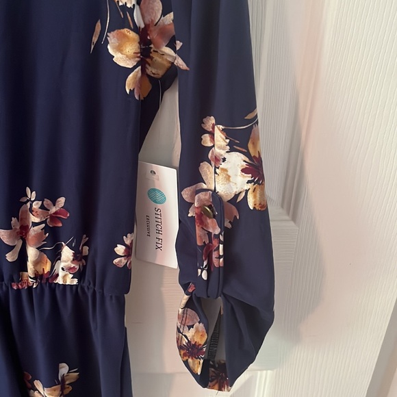 NWT- navy blue floral knit dress, sz M from French Grey. - Picture 4 of 4